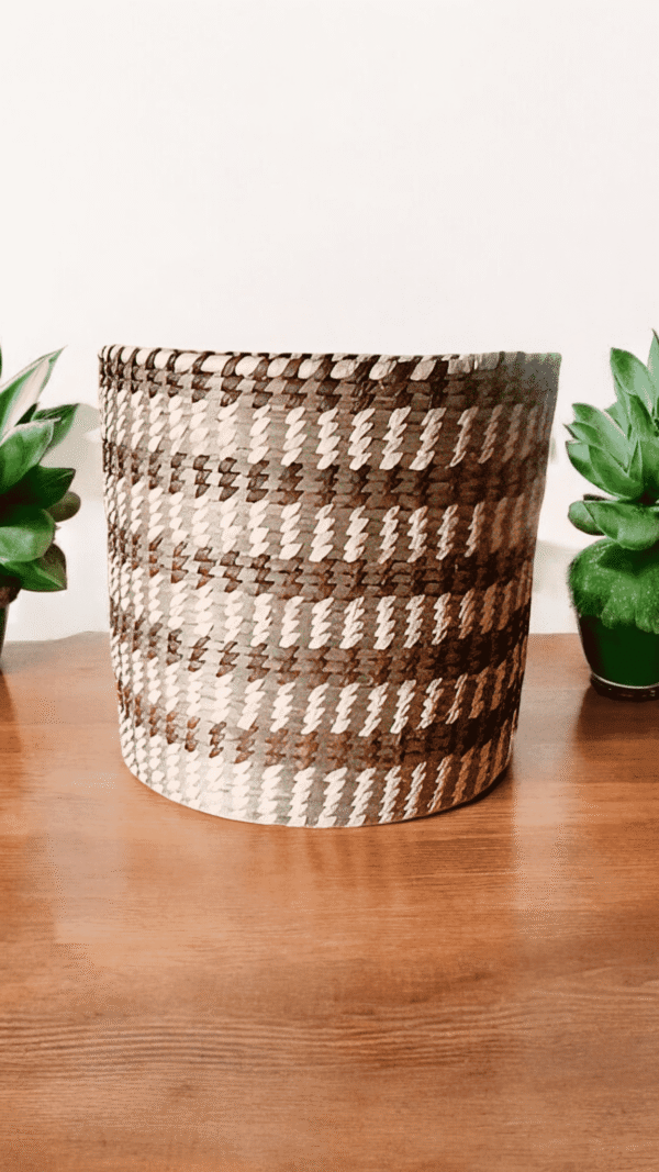 01OD021_1 Checkered Chic Storage Basket