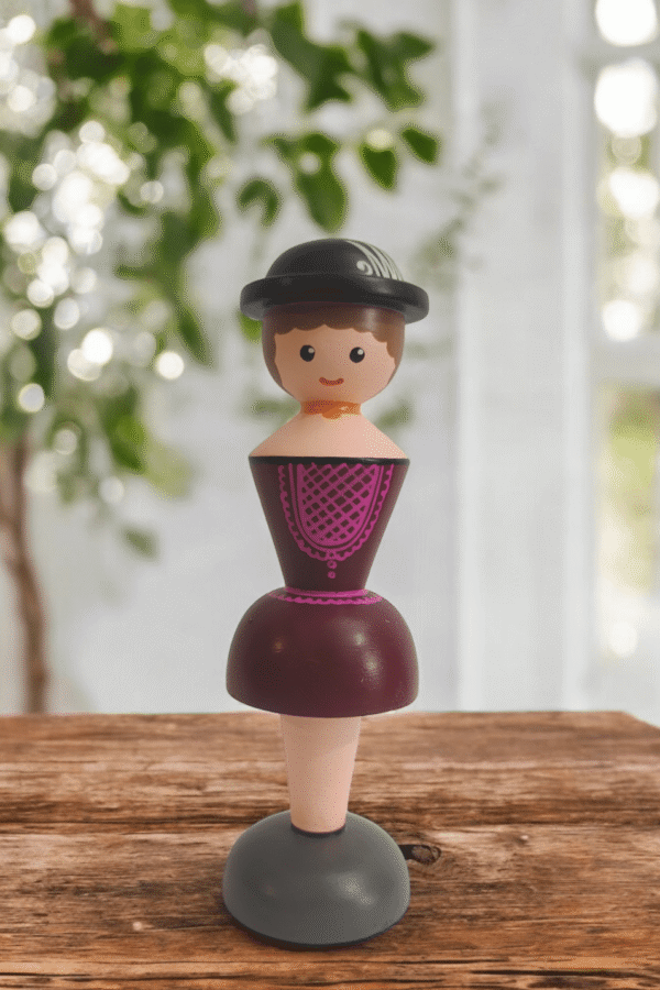 Charming Wooden Couple Figurines