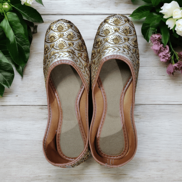 01PJ010_1 Silver Symphony Jutti