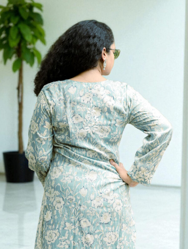 01UP008_104 Sky Blue Chikankari Kurta