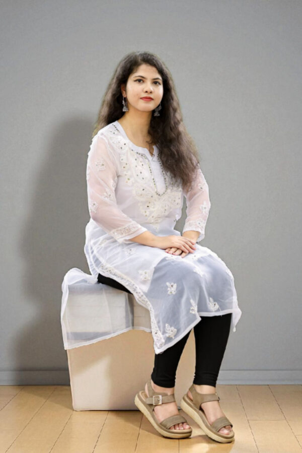 Exquisite White Chikankari Kurta