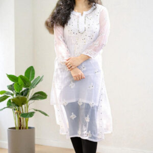 01UP012_103 Exquisite White Chikankari Kurta