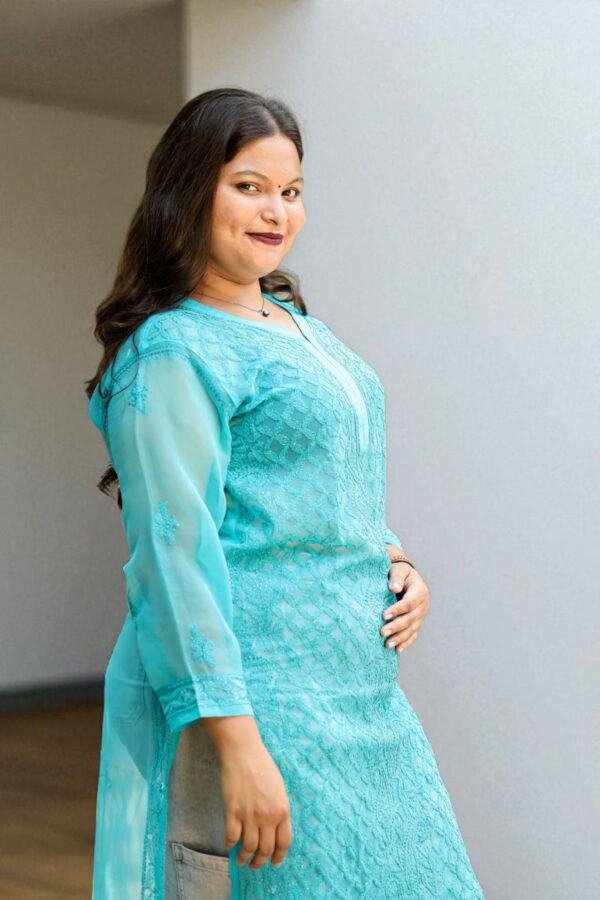 01UP022_102 Azure Elegance Lucknow Chikankari Kurta