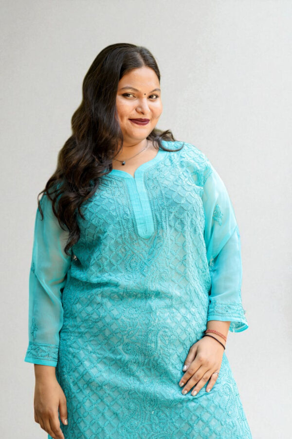 01UP022_103 Azure Elegance Lucknow Chikankari Kurta