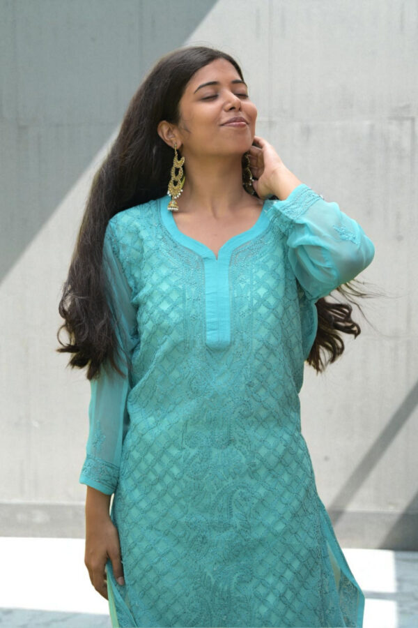 01UP027_102 Azure Lattice Lucknow Chikankari Kurta