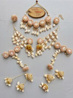 03GJ001_2 Handcrafted Floral & Cowrie Shell Wedding jewellery