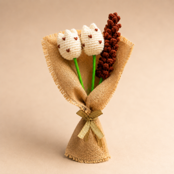 01PB002_1 Tulip Crochet Flower Bouquet