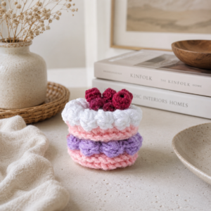 01PB009_2 Berry Bliss Crochet Cake Charm