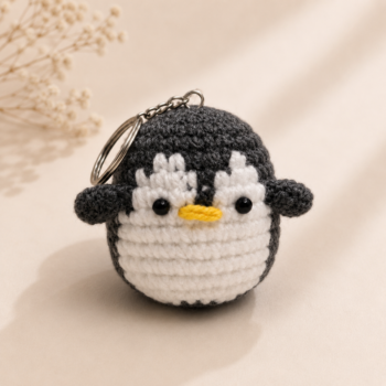 01TR002_9 Grey Penguin Crochet Charm Keychain