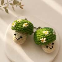 01TR007_2 Handmade Crochet Daisy Mushroom Keychain