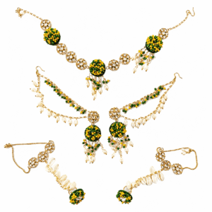 Green Floral Cowrie Jewelry Set - Image 1