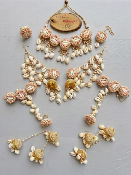 Floral Cowrie Shell Wedding Jewelry Set - Image 3