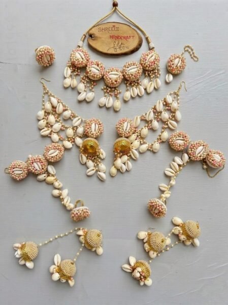 Floral Cowrie Shell Wedding Jewelry Set - Image 2